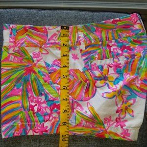 Lilly Pulitzer, The Welsh Short, Size 2.